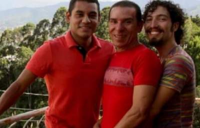 Tres hombres se casaron en Colombia, son la primer "trieja" legal
