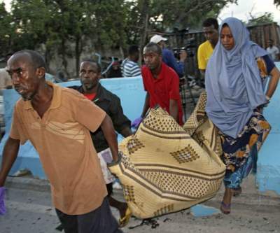 Suman 14 muertos tras explosión de coche bomba en Somalia