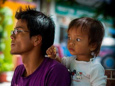 Más de la mitad de los niños no juegan con su papá: Unicef