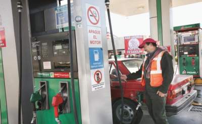 Gasolineros se comprometen a garantizar litros de a litro