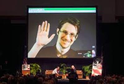 Espionaje, crimen contra el público: Edward Snowden