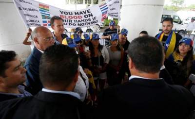  Irrumpen opositores a Maduro en Asamblea de OEA