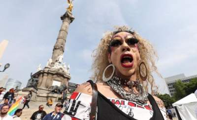 Se concentran en el Ángel de la Independencia por marcha gay