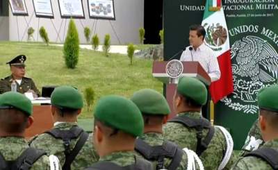 Peña Nieto reconoce a Fuerzas armadas; "se la rifan por México"