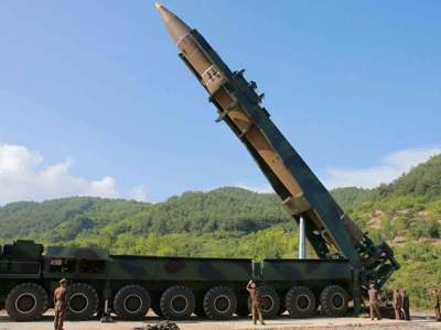 EU pide reunión urgente tras lanzamiento de misil norcoreano