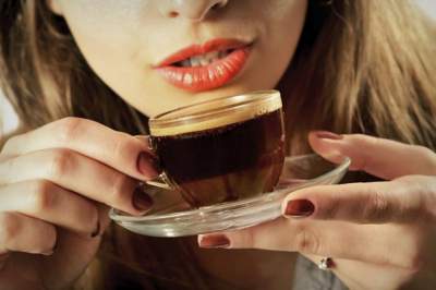 ¿El café reduce el tamaño de los senos?
