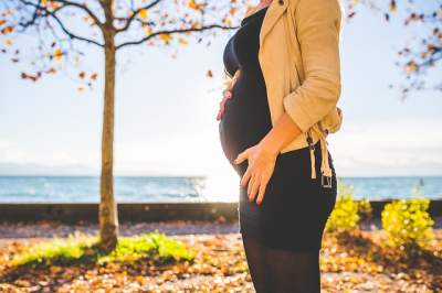 Antidepresivos durante embarazo aumentan riesgo de autismo