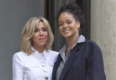 Macron recibe a Rihanna en el Palacio del Elíseo