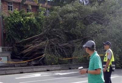 Tifón Nesat deja 111 heridos en Taiwán