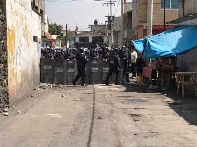 Agresión en Xochimilco deja al menos tres policías lesionadas