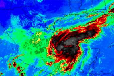 "Katia" evoluciona a huracán