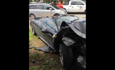  Conductor destroza Ferrari en accidente en Zapopan, Jalisco