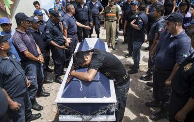 Dan último adiós a policía de Juchitán que murió en el sismo