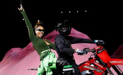 Rihanna en moto paraliza Internet y a Nueva York