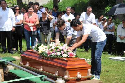 Dan el último adiós a Mara Fernanda en Xalapa