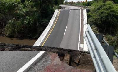 Colapsa tramo de autopista México-Acapulco por sismo