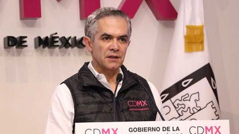 A un mes del sismo, Mancera retoma agenda de Conago; viaja a Mérida