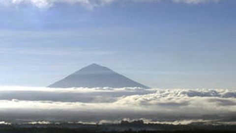 Indonesia prepara sus aeropuertos ante la posible erupción de volcán en Bali