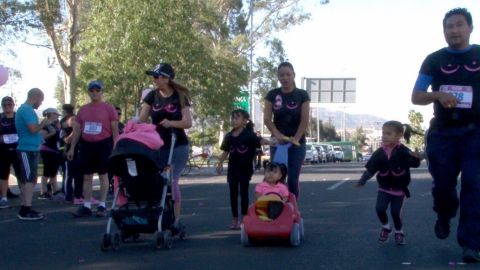 Realizan paseo recreativo por una vida libre de cáncer de mama