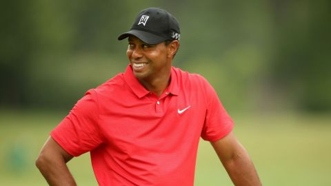Tiger Woods ya puede entrenar sin restricciones