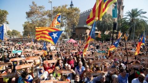 El Parlamento declara la independencia de Cataluña