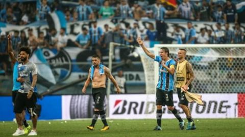 Gremio, a final de Libertadores, pese a caer ante Barcelona