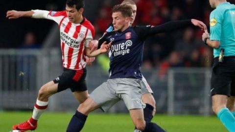 PSV derrota al Twente con "Chucky" Lozano como titular