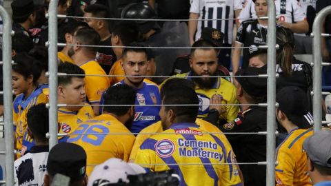 Profeco pide argumentos a Rayados para no dejar entrar playeras de Tigres