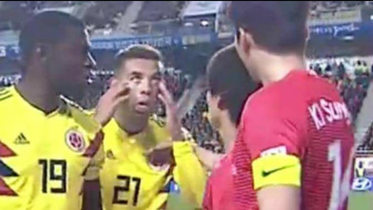 Polemizan por gesto de Edwin Cardona a coreanos en partido amistoso