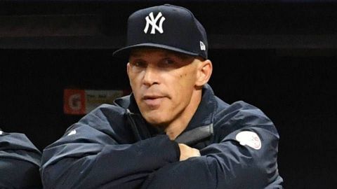 Manager Joe Girardi, conmocionado por quedar fuera de Yankees