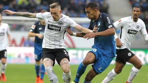 Con Salcedo los 90 minutos, el Eintracht deja escapar la victoria