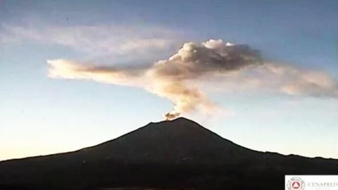 Volcán Popocatépetl emite explosión de dos mil metros de altura