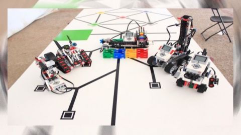 Construyen estudiantes robots con piezas de plástico