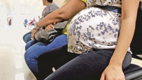 Reportan cifra más baja de embarazo en adolescentes desde 1985