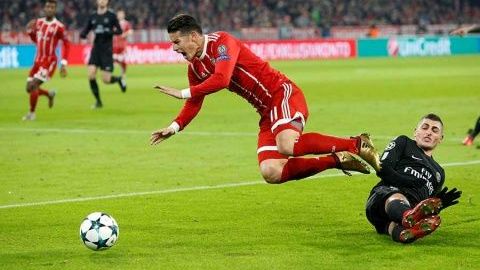 PSG cae ante el Bayern, pero avanza como líder
