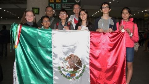 Estudiantes mexicanos ganan oro en Olimpiada de Matemáticas