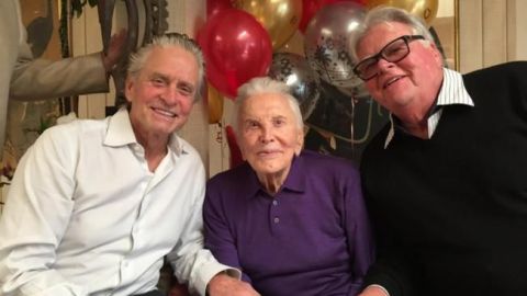 Actor Kirk Douglas celebra su cumpleaños 101