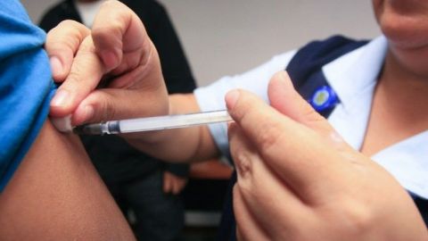 Exhortan a población aplicarse vacuna contra influenza