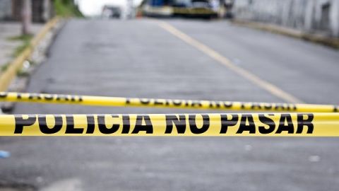 Muere ladrón al quedar atorado en chimenea de rosticería en Ecatepec