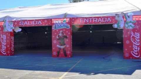 Abre SIMPATT pista de patinaje  sobre hielo en Parque Morelos