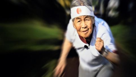 Los divertidos selfis de una abuela nipona de 89 años se exponen en Tokio