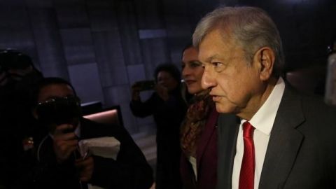 AMLO se registra como precandidato del PES a la Presidencia