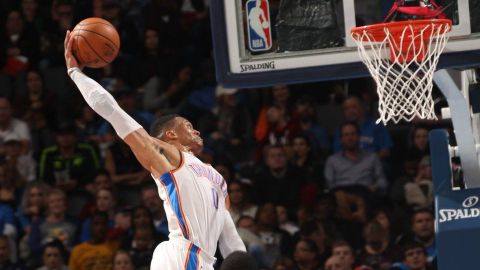 Westbrook anota 24 en triunfo del Thunder 107-79 vs Utah