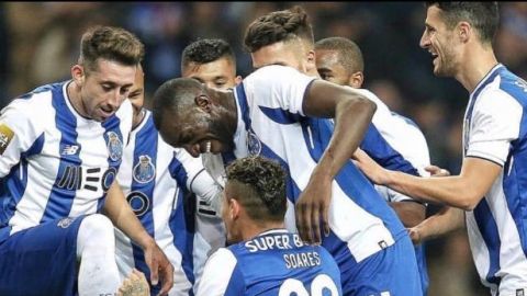 Porto quiere renovar contrato de Héctor Herrera