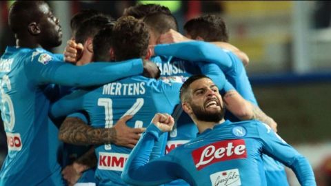 Napoli derrota al Crotone y es "campeón de invierno" en Italia