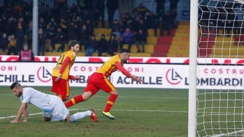 Benevento logra la primera victoria de su historia en la Serie A