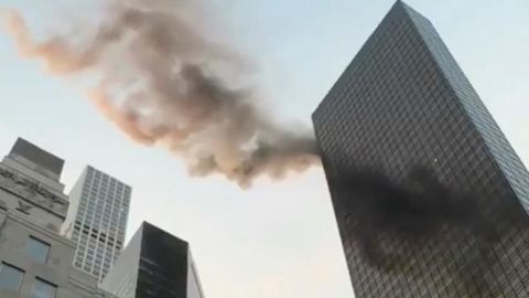 Al menos dos heridos en un incendio en azotea de la Torre Trump en Nueva York