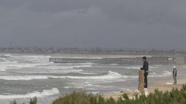Cierre precautorio por lluvias en las playas de Tijuana
