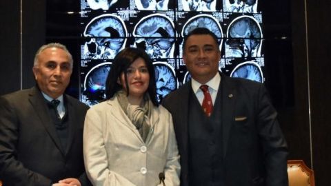 Extirpan tumor cerebral "gigante" a contadora de 39 años