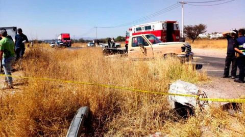 Camioneta intenta ganar al tren en Jalisco; mueren 5 personas